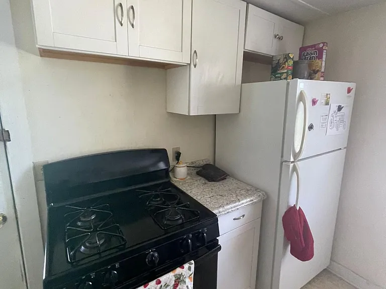 108 Little Kidwell Ave #B — Photo 3