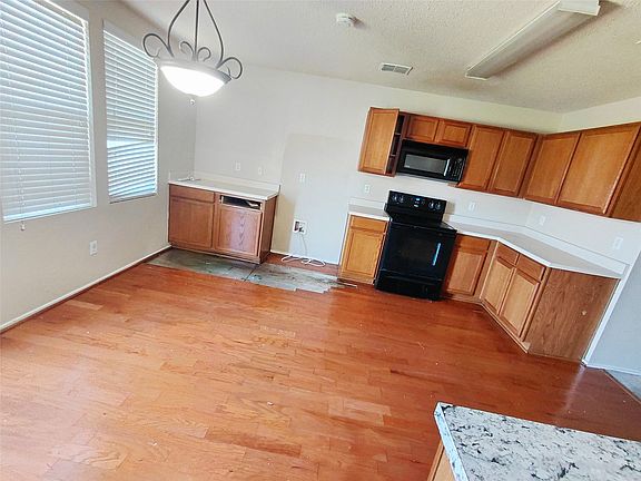 2nd image of 2123 W Grove Ln