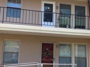1970 Goldsmith Ln APT 8, Louisville, KY
