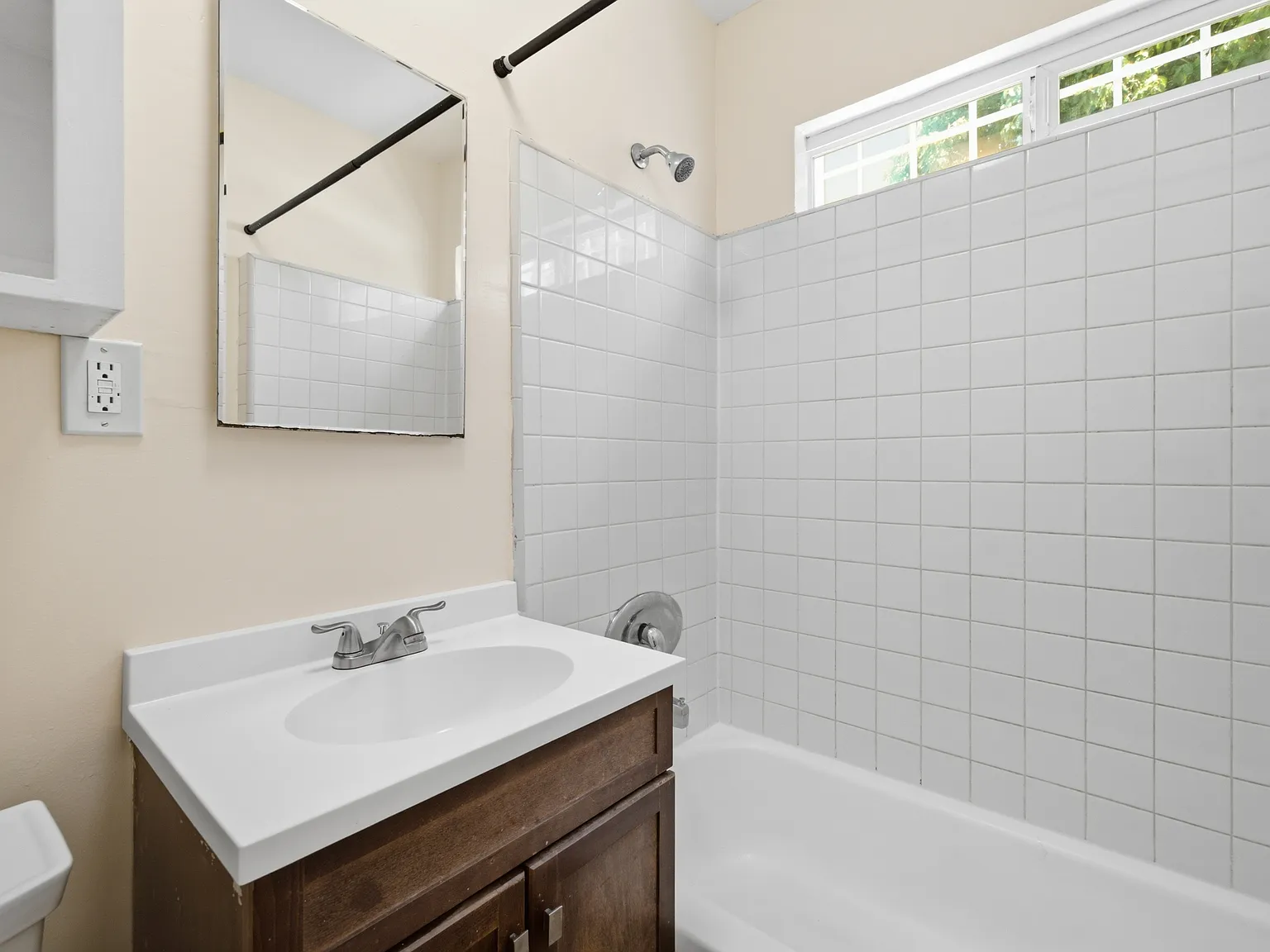87th Street Community - 614 1... — Photo 2