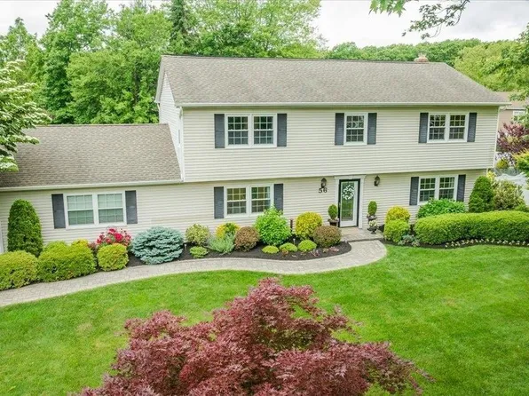 56 Long Meadow Place, South Setauket, NY 11720