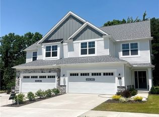 131 Town Centre Dr, Broadview Heights, OH 44147