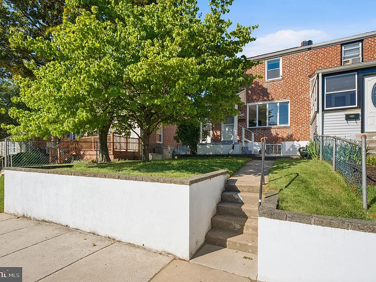 1108 Cobbs St — Photo 1