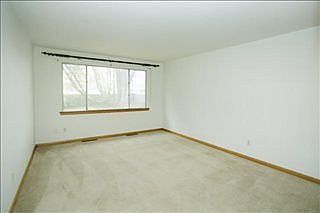 3rd image of 104 Sherwood Dr
