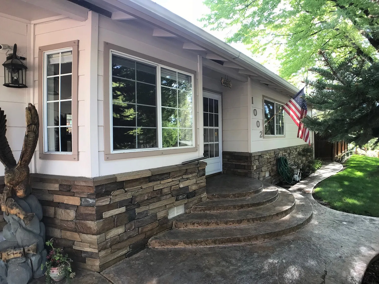 1002 Terrace Dr photo 1