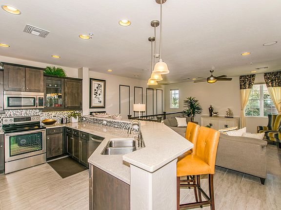4th image of 4753 E Red Oak Ln Unit 101
