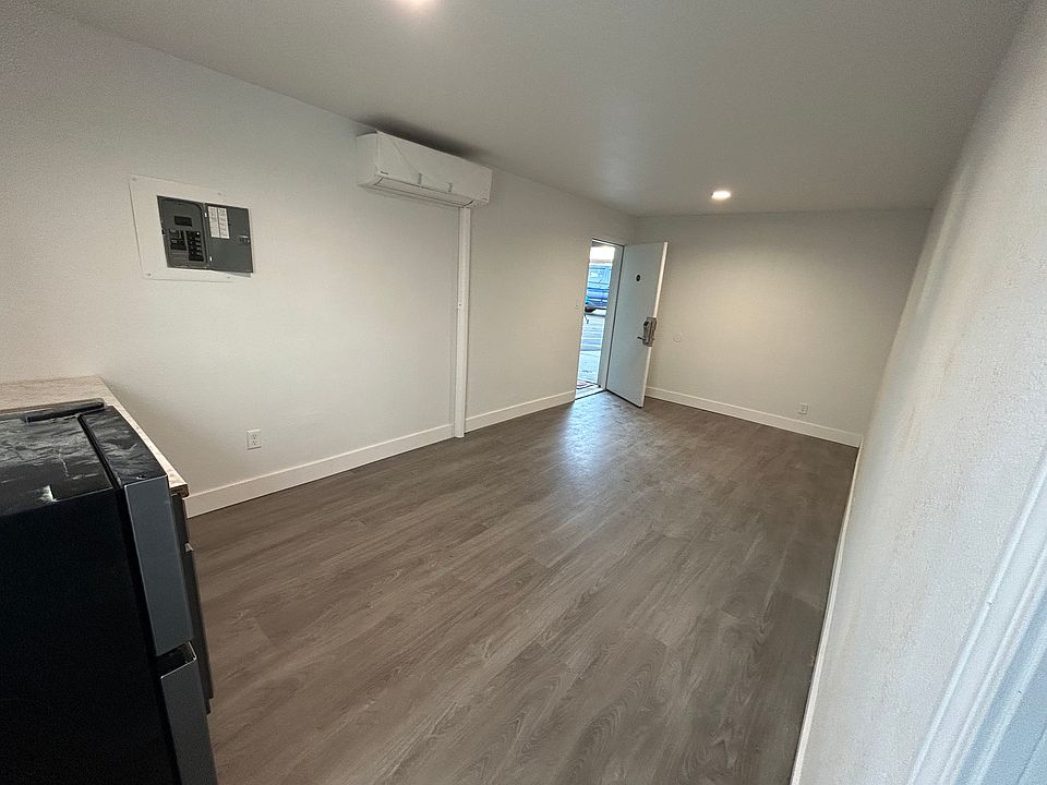 1st image of 411 S Main St #113