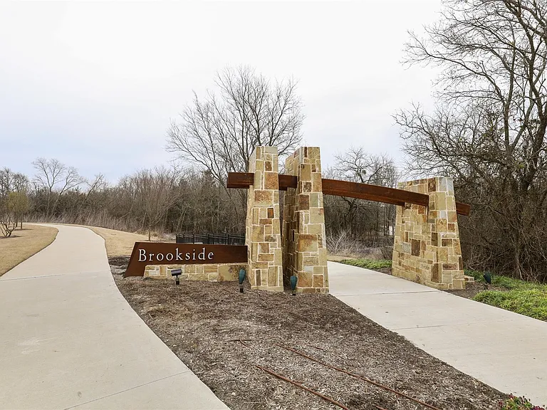 605 Cedar Springs Dr — Photo 28