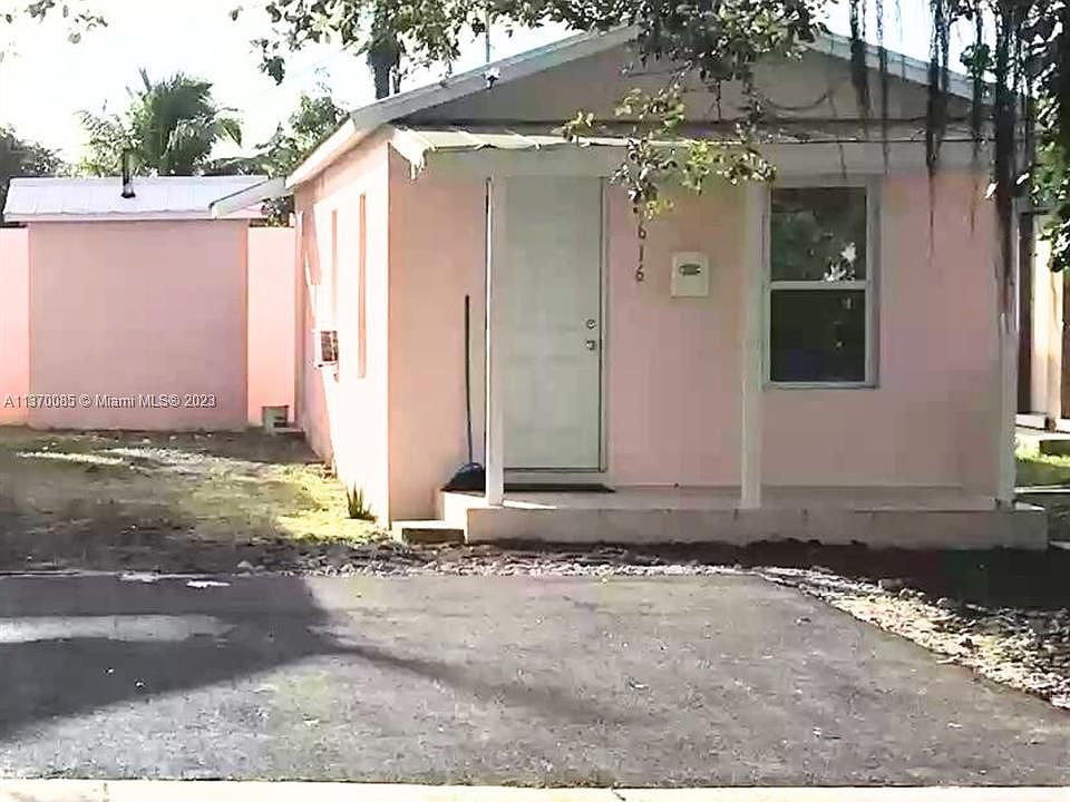 2nd image of 616-620 SW 8th Ave #616