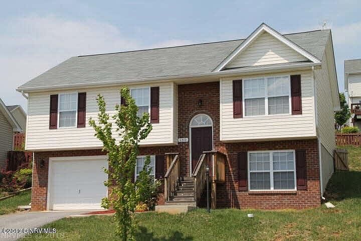 1st image of 130 Wistaria Dr