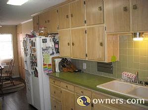 4th image of 704 Plains Ave