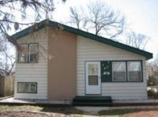 617 W James St, Villa Park, IL 60181