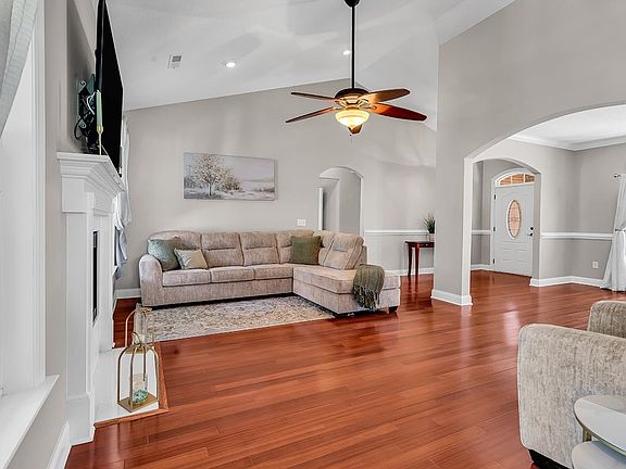5th image of 121 Bear Branch Ct.