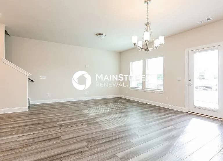 1546 Olympic Ln — Photo 7
