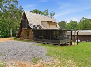 38 Downs St, Lumberton, MS 39455