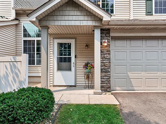 2nd image of 375 Arrowhead Dr