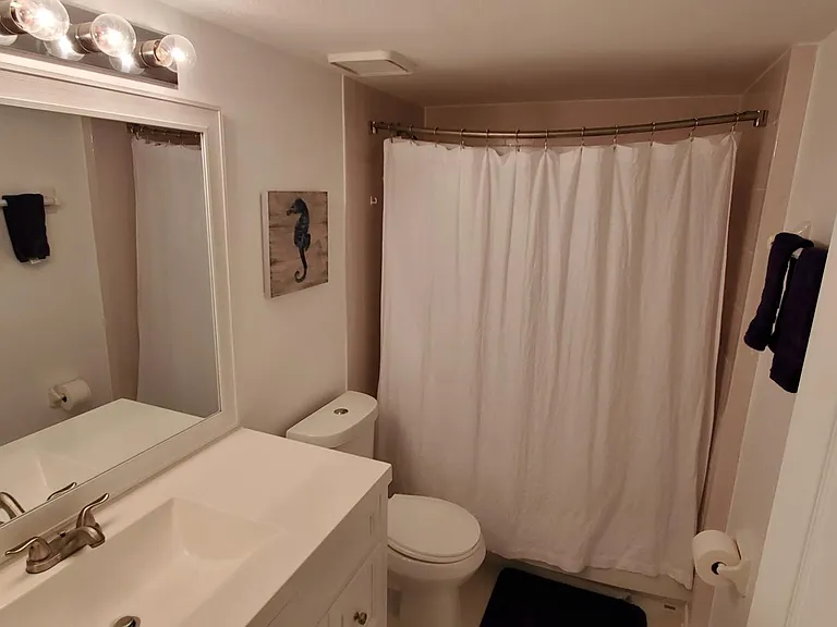 2300 Hidden Lake Dr #7 — Photo 20