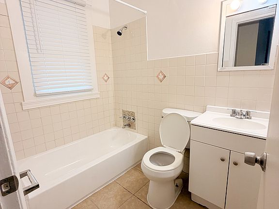 5th image of 19457 Evergreen Rd