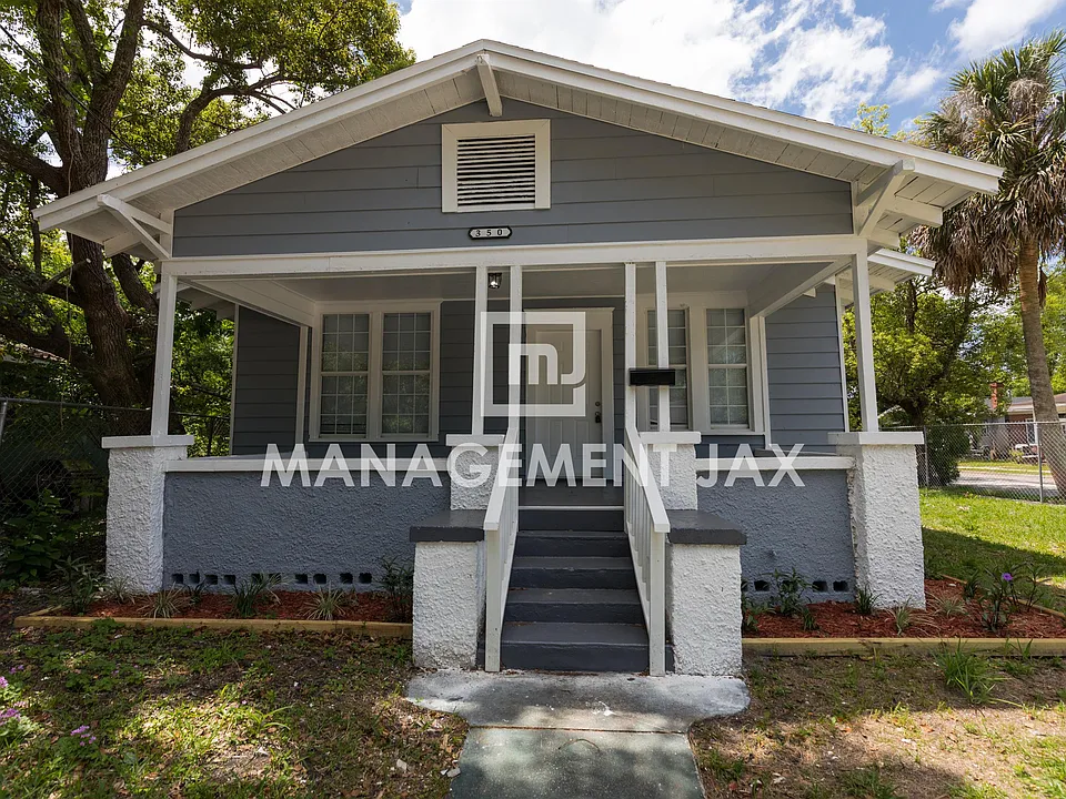 350 W 25th St