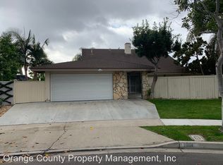 1089 Vallejo Cir, Costa Mesa, CA 92626