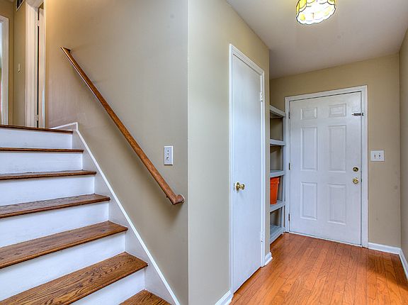 3rd image of 4013 Woburn Dr