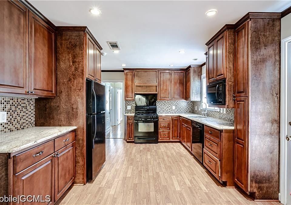 1st image of 2765 N Grafhill Dr