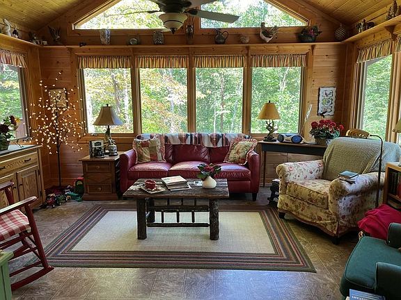 2nd image of 3021 Hanging Dog Rd