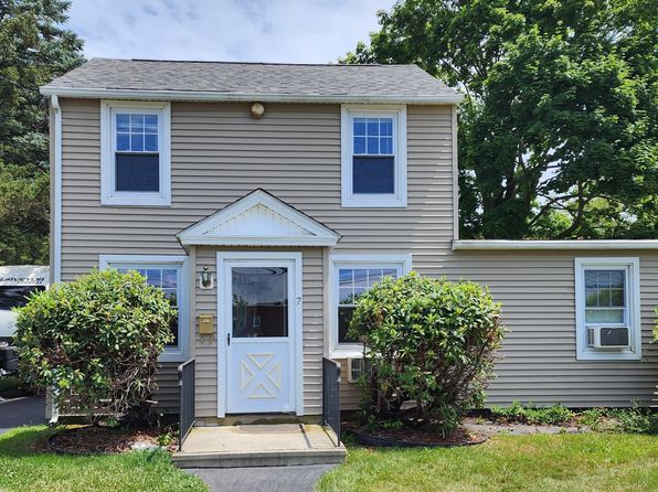 7 E Pattagansett Rd