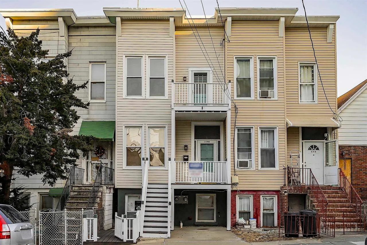 1 bed, 1.0 bath, $1,950 — Photo 1