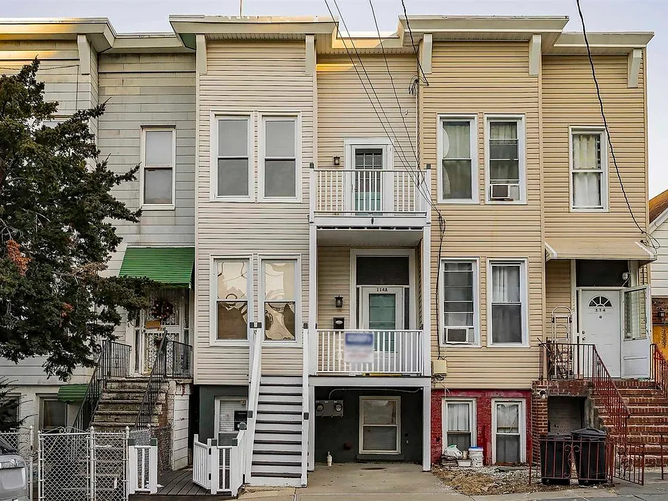 114-A Cottage St #1