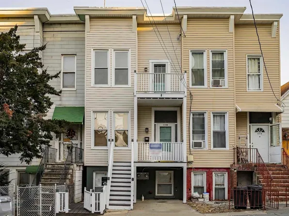 114 A Cottage Street image 1 of 12