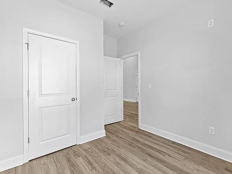 234 Lenox Cir — Photo 7