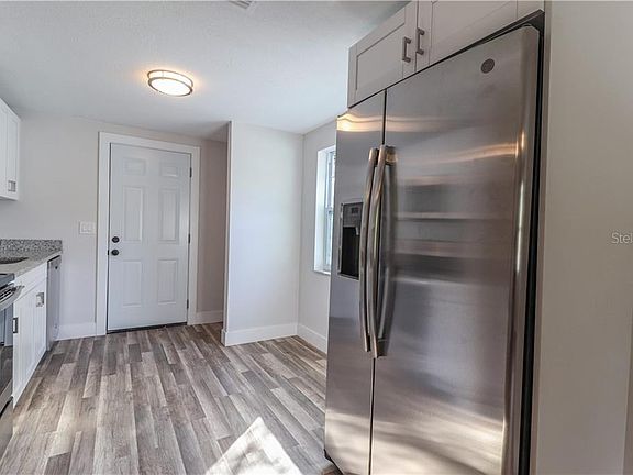 4th image of 702 W Plaza Pl APT B