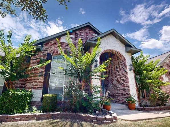 2610 Jakes Ct, Midlothian, TX 76065