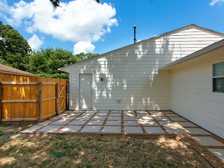 1012 San Saba Dr — Photo 21
