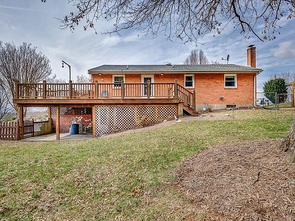 3rd image of 6231 Nell Cir