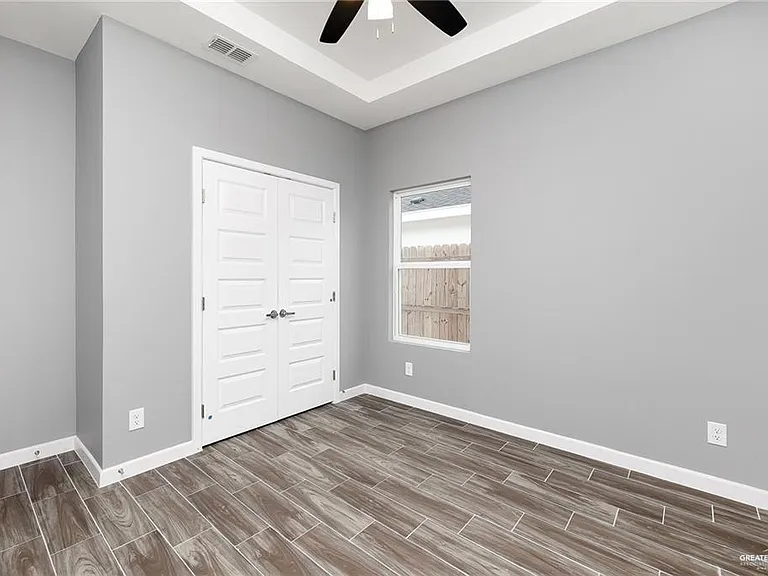 428 E Acacia St #4 — Photo 11