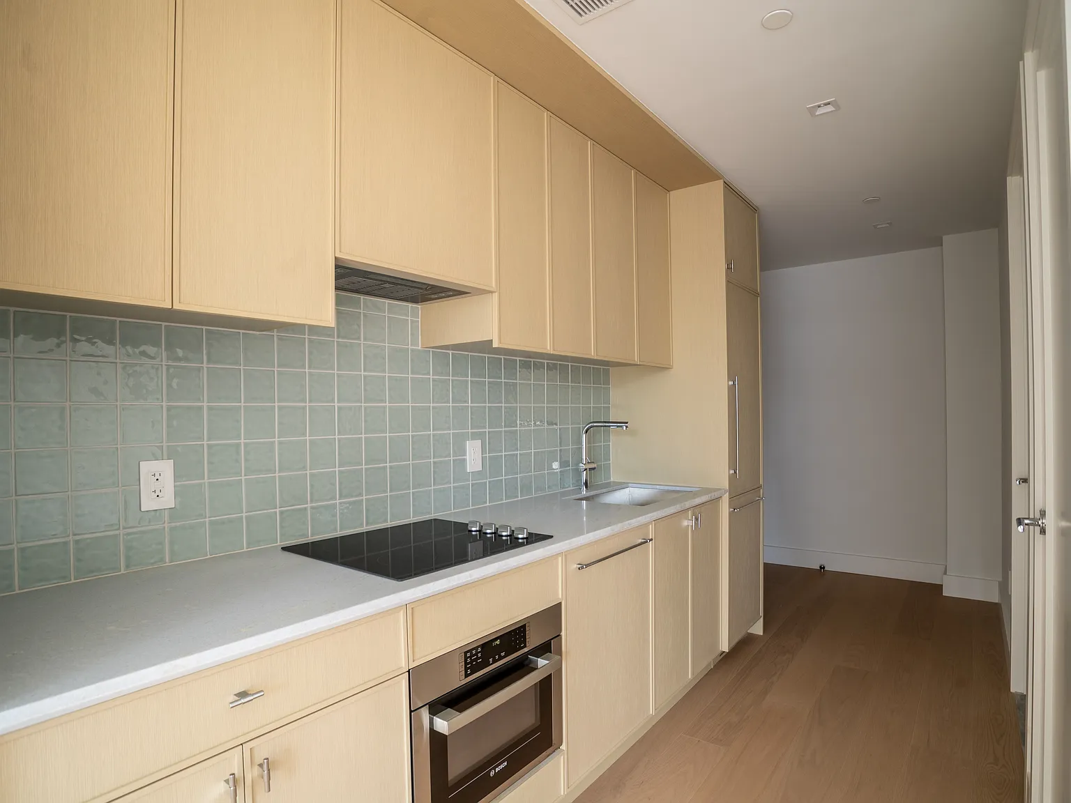 24-01 Queens Plaza North — Photo 3