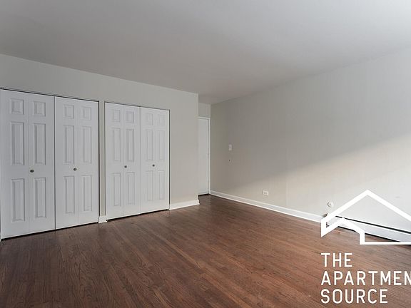 3rd image of 5917 N Kenmore Ave #F426