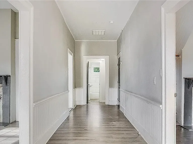 634 W 32nd St — Photo 2
