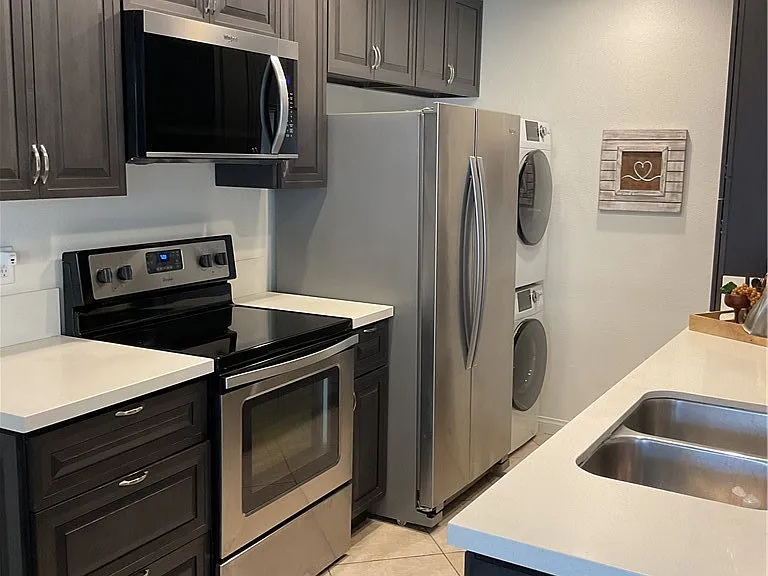1141 Landsburn Cir — Photo 3