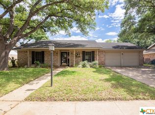 1307 Plantation Rd, Victoria, TX 77904