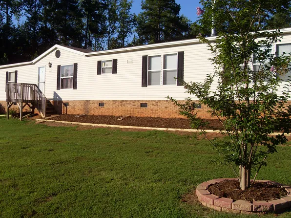 3351 34th Avenue Ct NE, Hickory, NC 28601