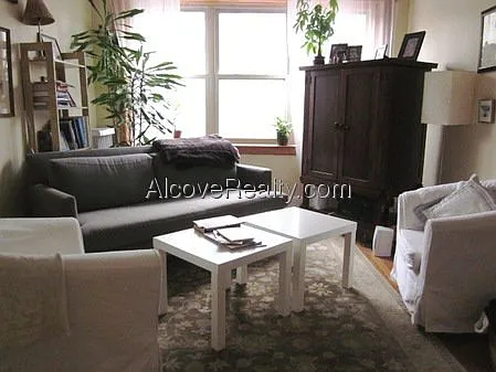 1 bed, 1.0 bath, $2,850 — Photo 1