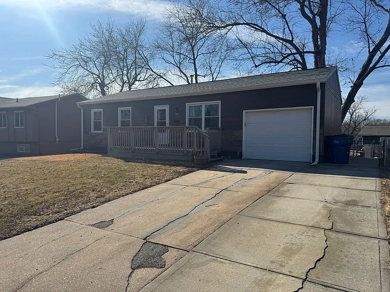 7613 Teal St — Photo 3