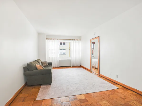 520 East 72nd Street image 5 of 12