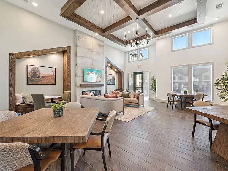 Huntington Place Seniors Garland — Photo 19