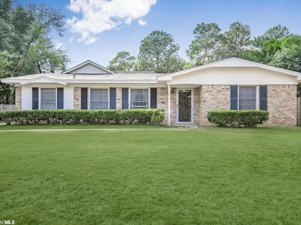 853 Graymont Dr, Mobile, AL 36608