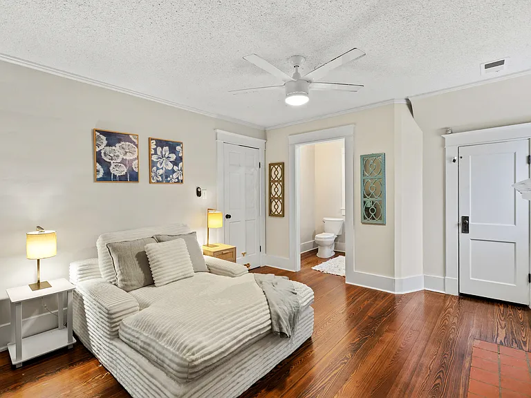 1855 York Ave — Photo 22