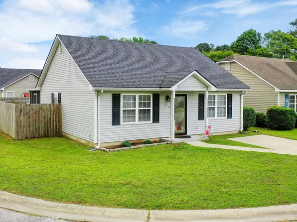 102 Oakwood Lane, Elizabeth City, NC 27909